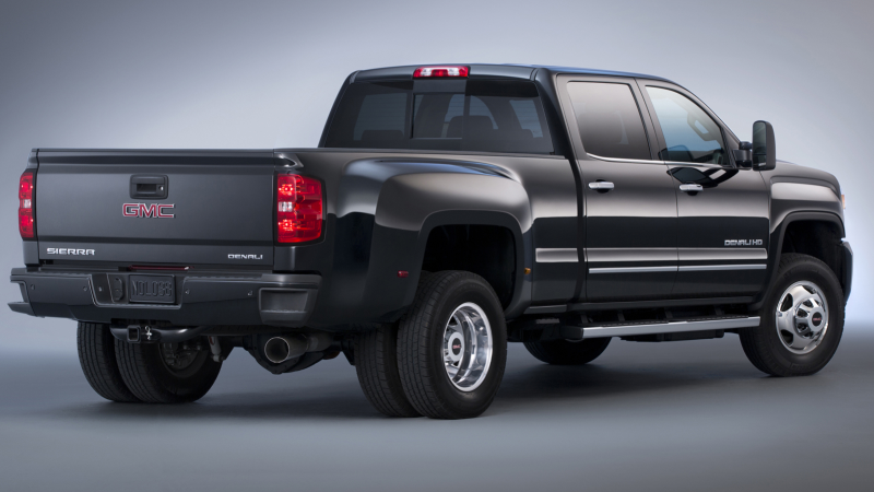 Illustration for article titled The 2015 GMC Sierra HD Is Basically A Freight Train You Can Drive